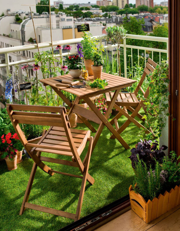 mały balkon aranżacja