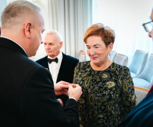 Złoty Gody par małżeńskich w Siedlcach - wręczenie pamiątkowych medali