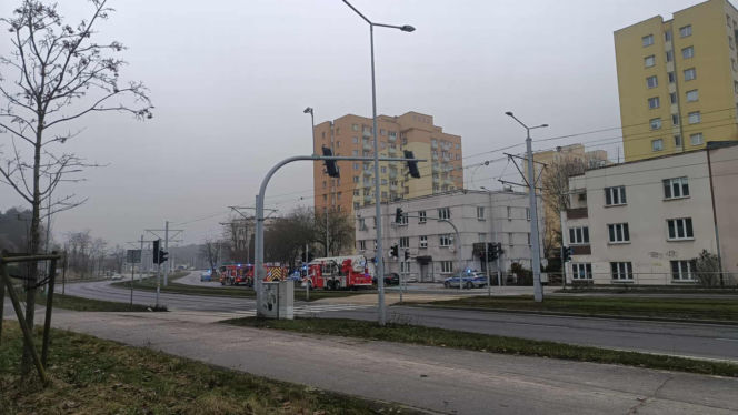 Pożar w centrum Torunia. Ogień pojawił się w bloku