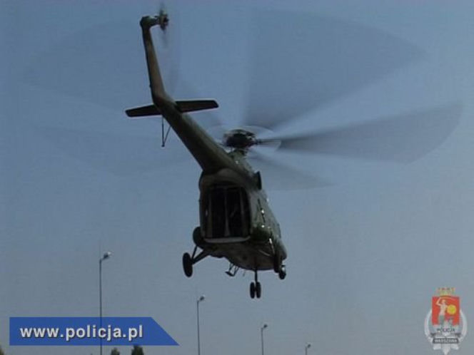 Policja rozbiła gang samochodowy z Wołomina. WIDOWISKOWA akcja na autostradzie A2
