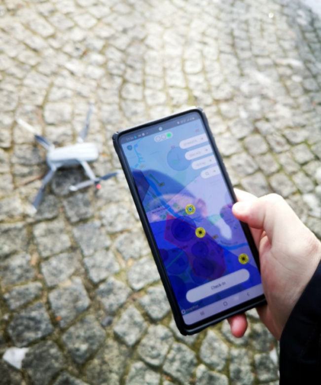 Dron w powietrzu, to patrol za rogiem!