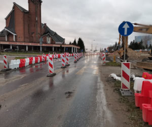 Potrącenie przy skrzyżowaniu ul. Wyszyńskiego-Żołnierska. Mężczyzna trafił do szpitala [FOTO]