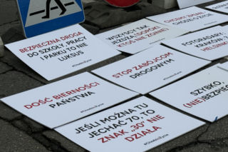 Cichy marsz w Krakowie po tragicznym wypadku. Zginęło młode małżeństwo