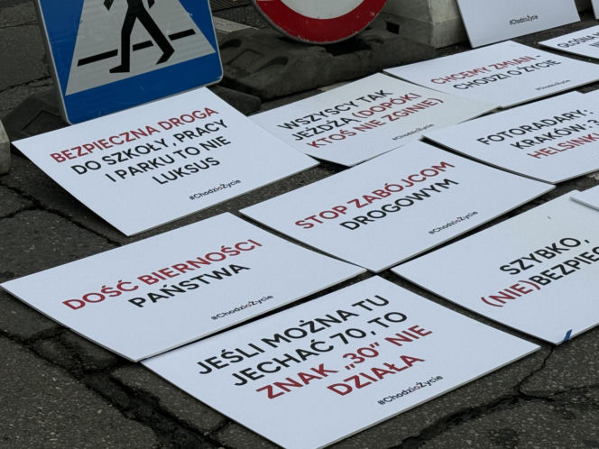 "Cichy marsz" w Krakowie po tragicznym wypadku. Zginęło młode małżeństwo