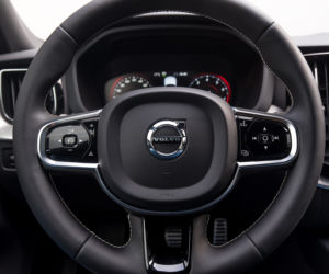 Volvo XC60 B4 Mild Hybrid FWD AT8 Momentum