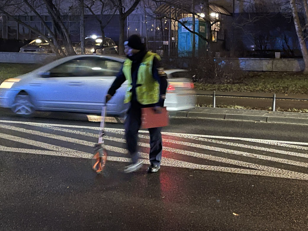 Potrącenie na przejściu w centrum. Pieszy w stanie krytycznym