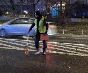 Potrącenie na przejściu w centrum. Pieszy w stanie krytycznym