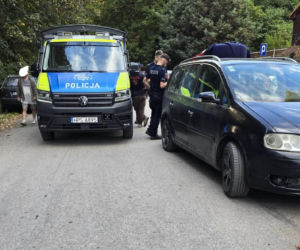 Grzybiarze z rumuńskimi tablicami pod Suchedniowem. Policja interweniowała po zgłoszeniu mieszkańca