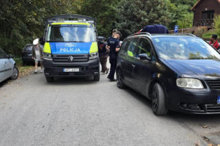 Grzybiarze z rumuńskimi tablicami pod Suchedniowem. Policja interweniowała po zgłoszeniu mieszkańca