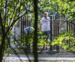 Żmijewski kupił trefną działkę 