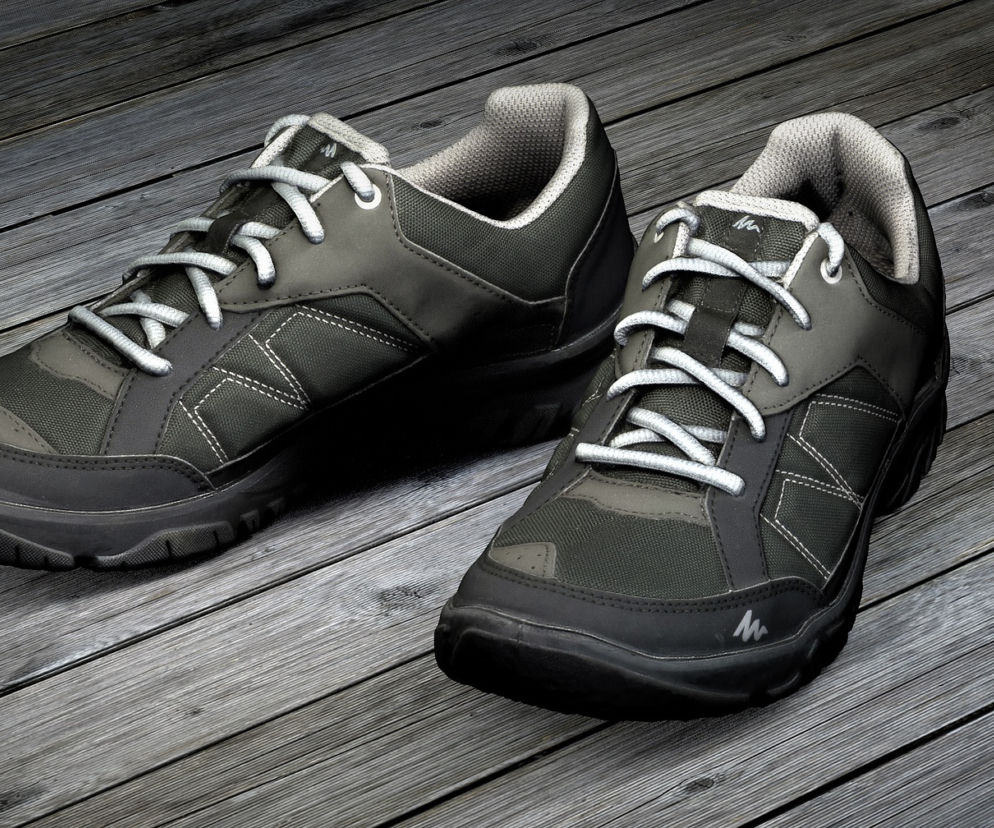 Kradzież w sklepie w Gostyniu. Założył nowe buty i wyszedł, ale odpowie za kradzież... dwóch par obuwia