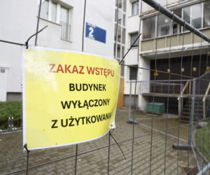 Budynek przy Hirszfelda 2 grozi zawaleniem. Wyrzucą mieszkańców?