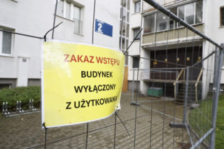 Budynek przy Hirszfelda 2 grozi zawaleniem. Wyrzucą mieszkańców?
