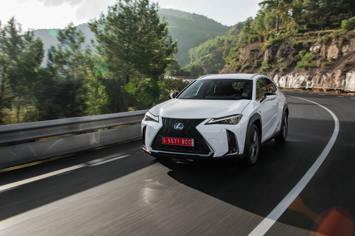 Lexus UX 250h E-Four F Sport