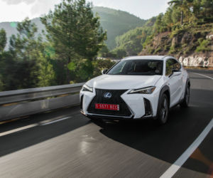 Lexus UX 250h E-Four F Sport