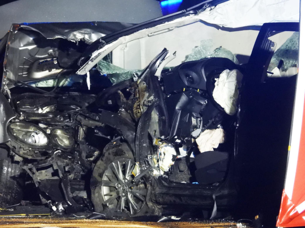 Tragedia na drodze. Jedna osoba nie żyje, pięć rannych. W akcji śmigłowiec LPR