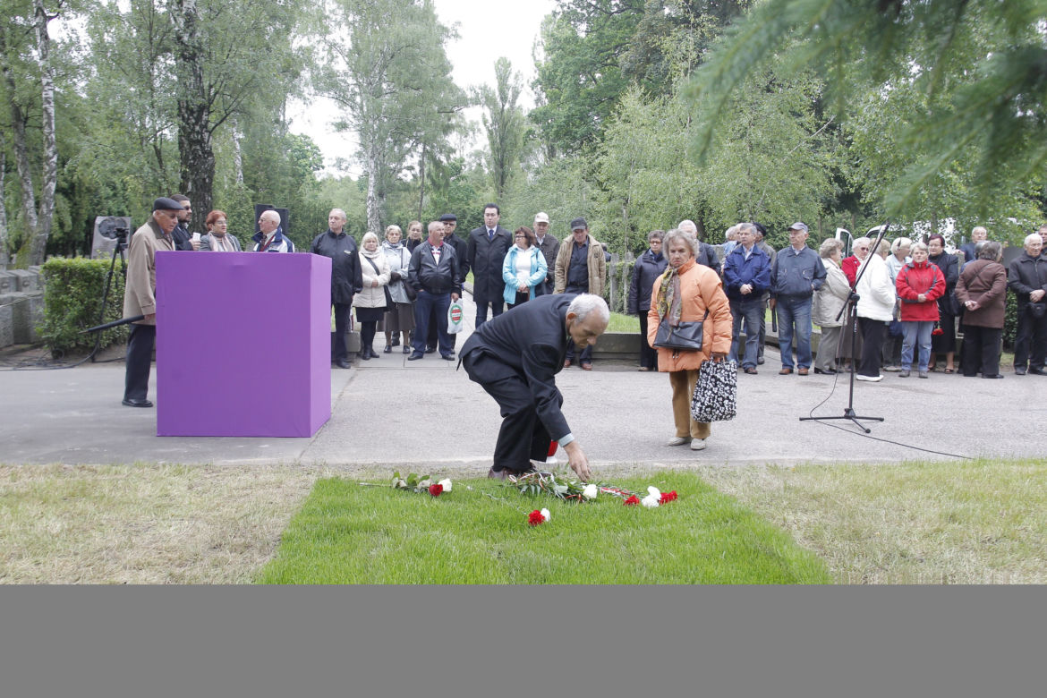 pierwsze zdjęcia z powązek - przed pogrzebem