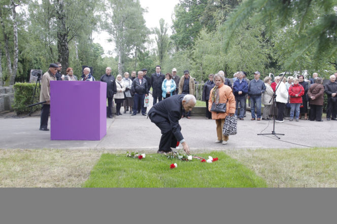 pierwsze zdjęcia z powązek - przed pogrzebem