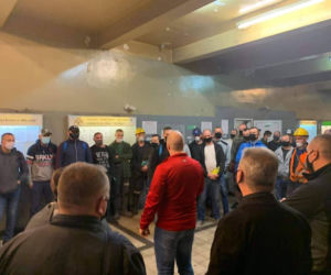 Na kopalniach trwają masówki, a do protestu podziemnego dołączają kolejni górnicy. Rozmowy z rządem bez przełomu [ZDJĘCIA]