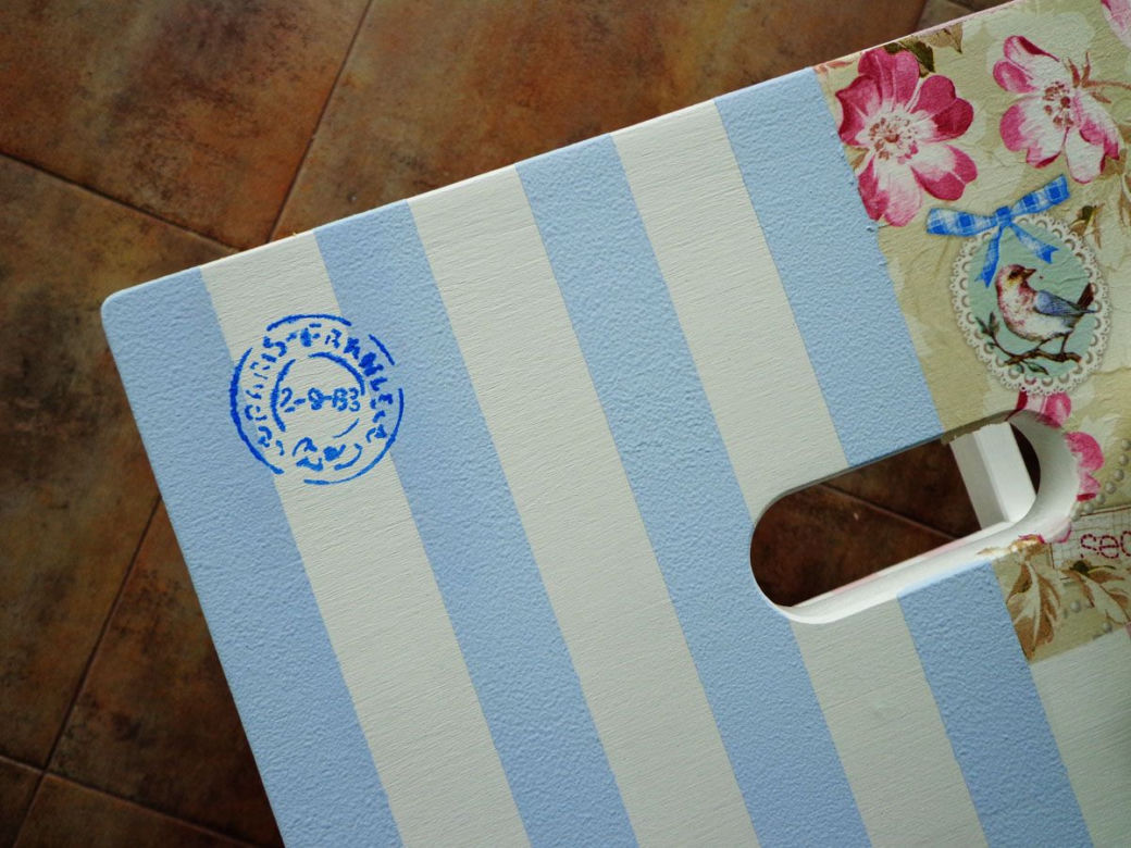 Taboret ze schodkiem IKEA w wersji decoupage
