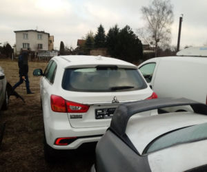 Policjanci odzyskali 6 kradzionych samochodów i motocykl, 2 osoby usłyszały zarzuty