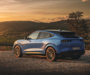 Ford Mustang Mach-E GT (Grabber Blue)