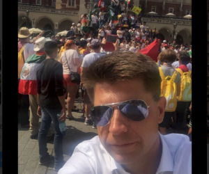 Politycy służą papieżowi
