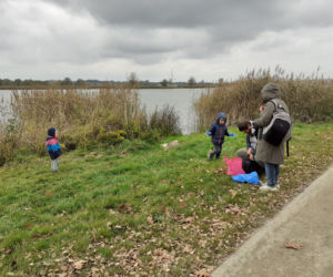 Jesienne porządki nad zalewem Muchawka w Siedlcach w 2021 roku