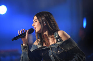 Roxie Węgiel SZOKUJE W SZKOLE! Golutki brzuch na koncercie patriotycznym