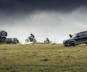 Lata, dachuje i dalej jedzie. Nowy Land Rover Defender jest niezniszczalny