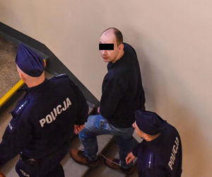 „Pan Frytka” i jego kolega stanęli przed sądem za brutalny gwałt w Toruniu