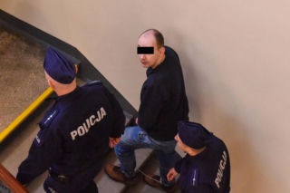 „Pan Frytka” i jego kolega stanęli przed sądem za brutalny gwałt w Toruniu