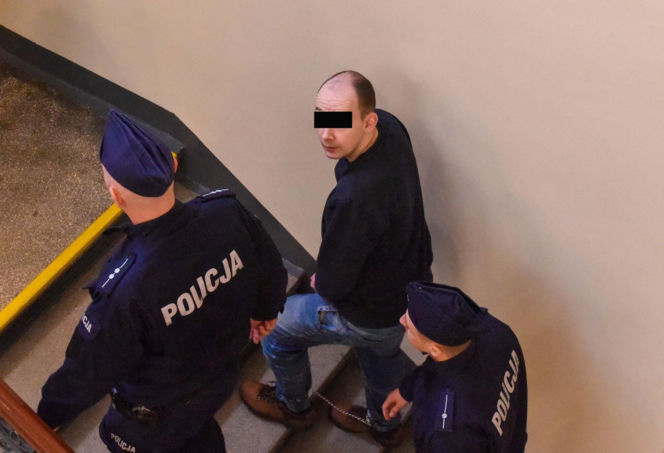 „Pan Frytka” i jego kolega stanęli przed sądem za brutalny gwałt w Toruniu