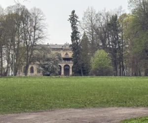 Pałac w Pilicy, wspaniała rezydencja która od dekad popada w ruinę