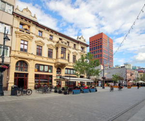 Chcieli obciąć mu palec i przypalać palnikiem! Torturowany 37-latek wyskoczył przez okno