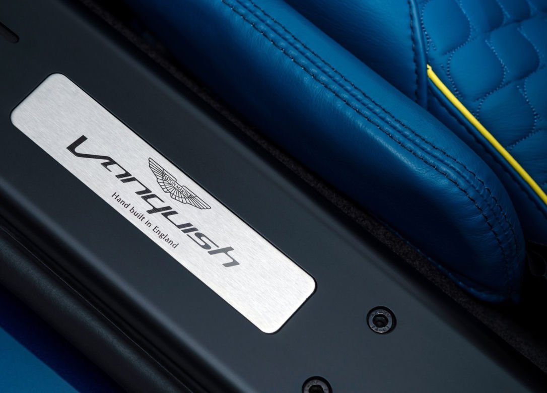 Aston Martin Vanquish Volante 2014