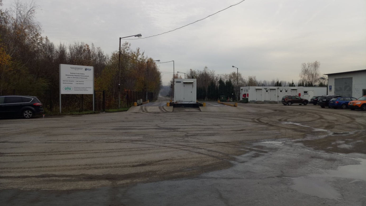 Drony nad składowiskiem odpadów w Katowicach