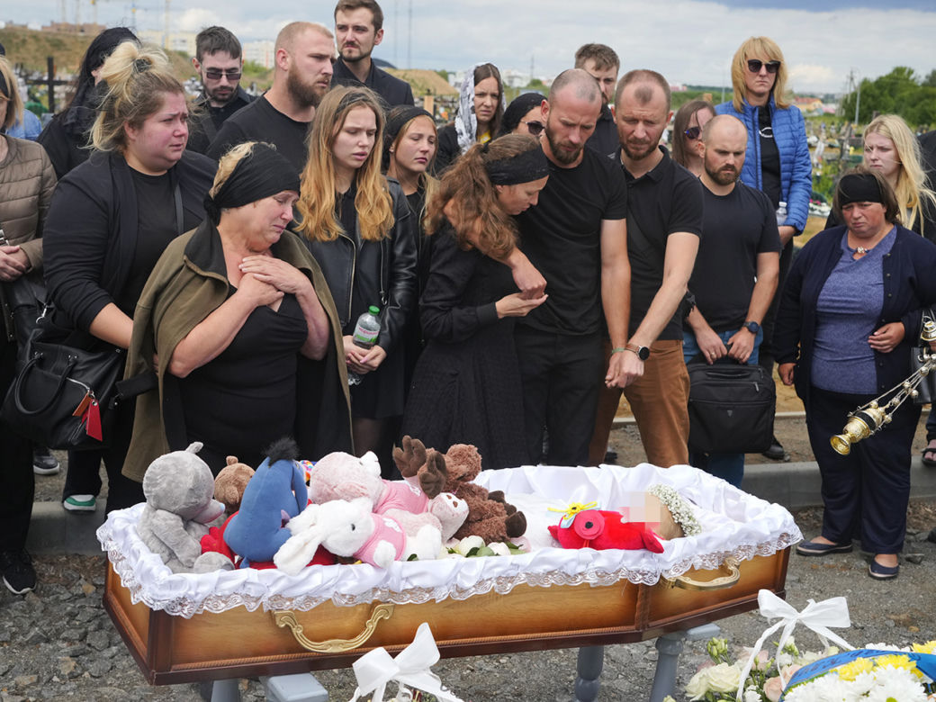 Ostatnie pożegnanie 4-letniej Lizy zabitej w Winnicy. "Zło nie może zwyciężyć"
