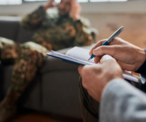 Leczenie żołnierzy cierpiących na PTSD