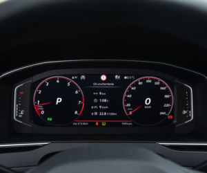 Volkswagen Passat Elegance vs Skoda Superb Sportline