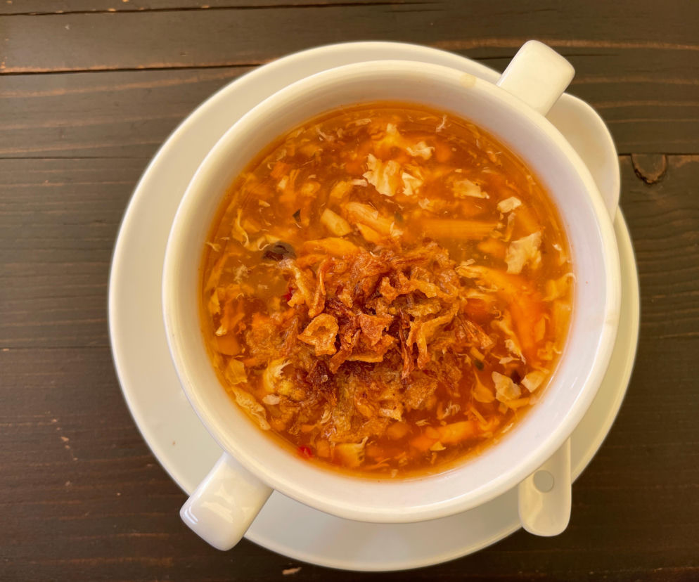 Lepsza niż z chińczyka! Oto przepis na idealną zupę pekińską, którą pamiętasz z dawnych lat