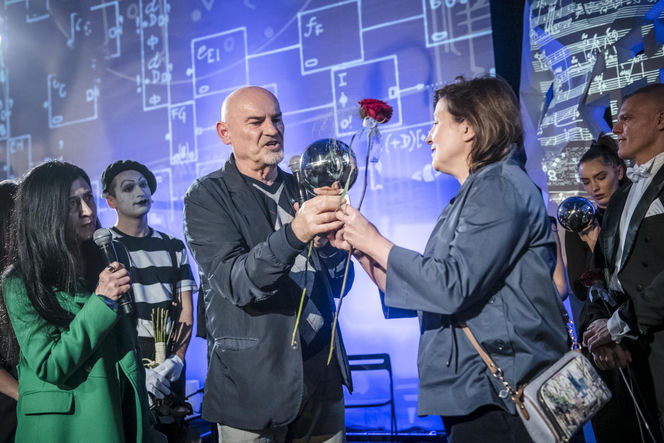 Gwiazdor "Na Wspólnej" zaatakowany przez fankę! "Niech pan już przestanie chlać"!