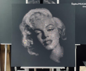 MECENAS SZTUKI! Ukradł krzyształową Marylin Monroe i... powiesił sobie na ścianie