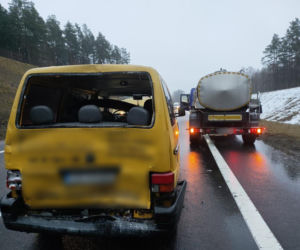 Poważny wypadek w Kromerowie na DK 16. Kilka osób jest rannych [ZDJĘCIA]