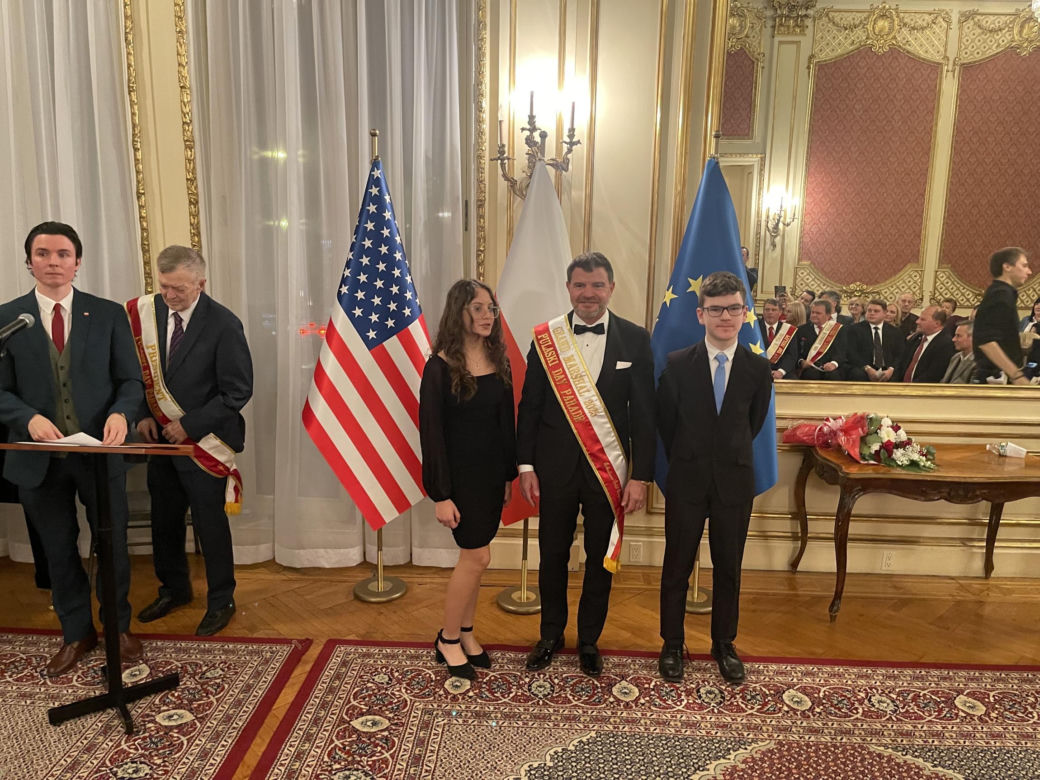 Szarfowanie Wielkiego Marszałka Parady Pułaskiego 2025