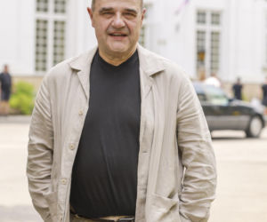 Tak Cezary Żak wyglądał na początku kariery. Niezwykła metamorfoza gwiazdora Miodowych lat