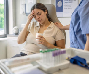 Omdlenie na widok krwi: skąd się bierze? Jak zapobiec utracie przytomności