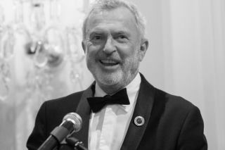 Sam Neill nie żyje. Poznaliśmy przyczynę śmierci aktora znanego m.in. z Parku Jurajskiego