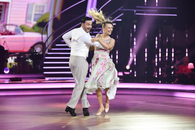 Emilia Komarnicka i Stefano Terrazzino zatańczyli eleganckiego foxtrota.