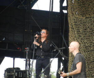 Maynard James Keenan usunął sobie żebra, by robić... autofellatio?! Lider Toola odniósł się do plotki